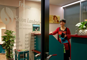 Eingangsbereich mit der Inhaberin Kathrin Landrock&hellip;