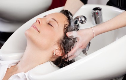 Massagerichtung für die Entschlackungshaarwäsche Entschlackungshaarwäsche